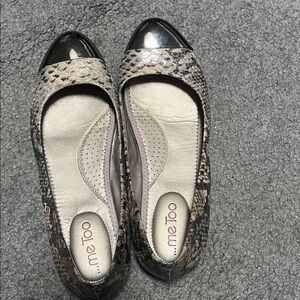 Me Too Women's Snakeskin Flats - Black and Gray